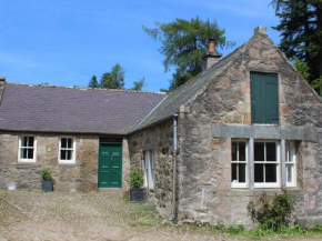 Steading Cottage - Craigievar Castle